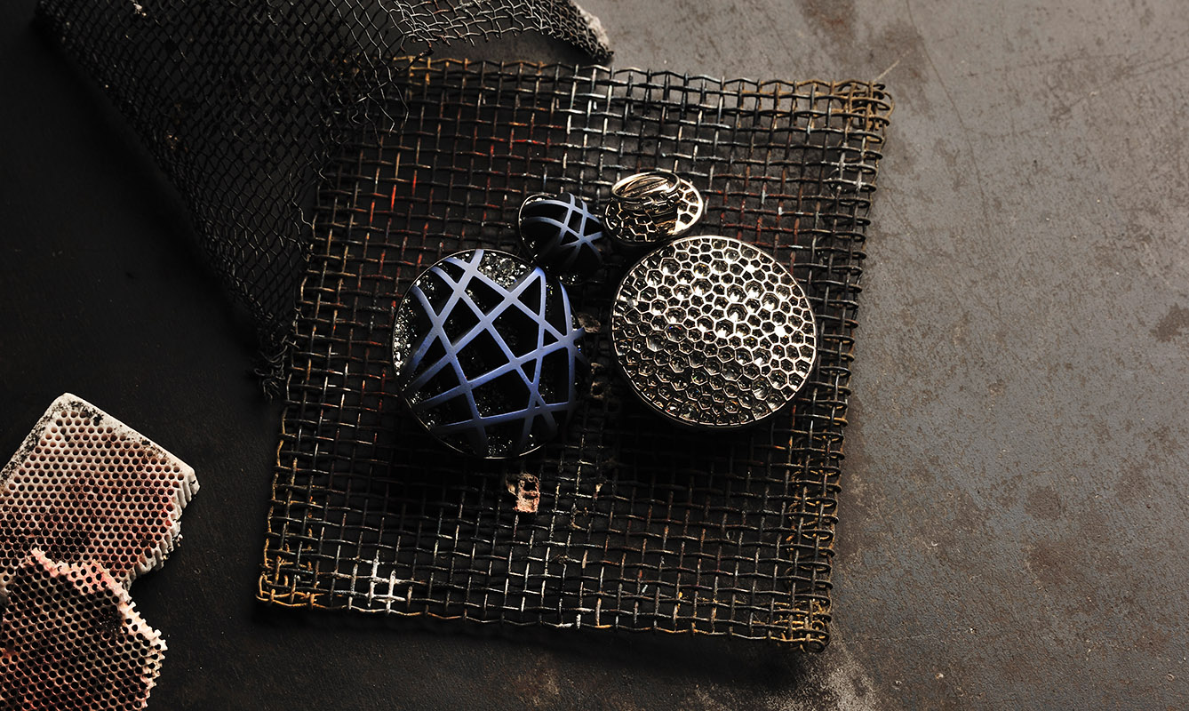 Workshop image making of an earring