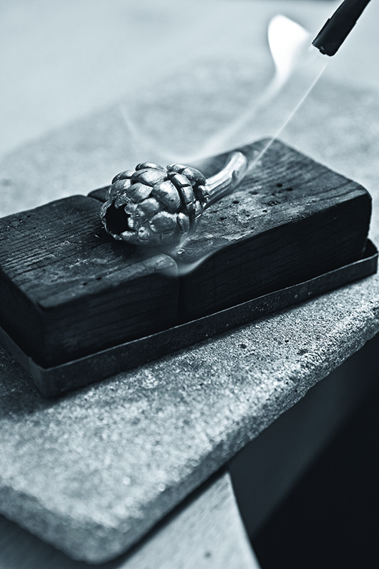 Making of the artichoke brooch