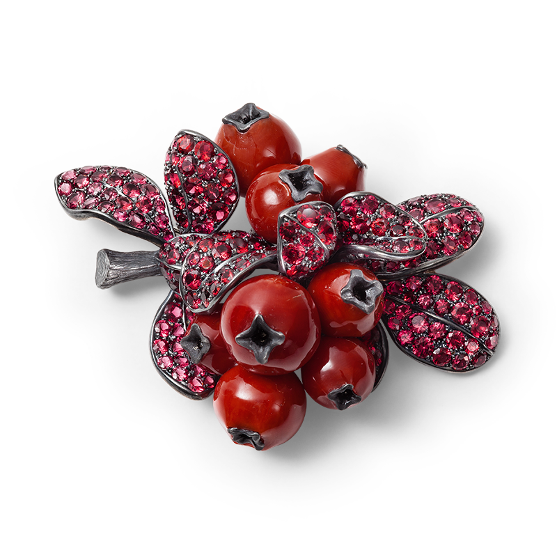 Hemmerle brooch in the shape of a cranberry
