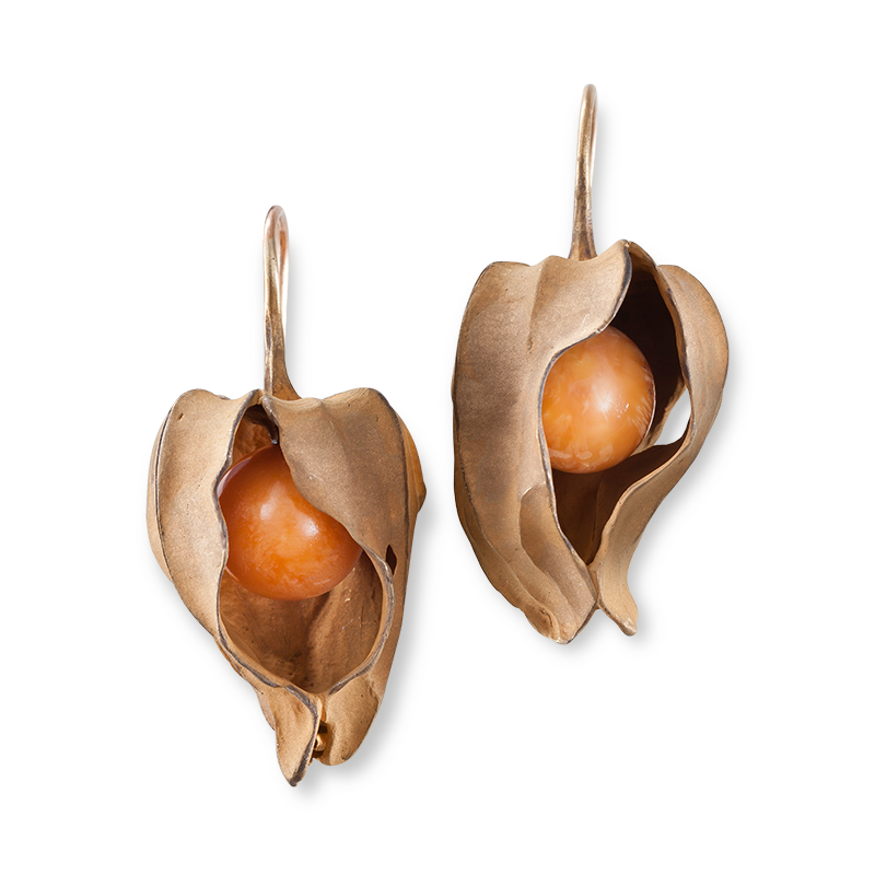 hemmerle earrings in the shape of physalis