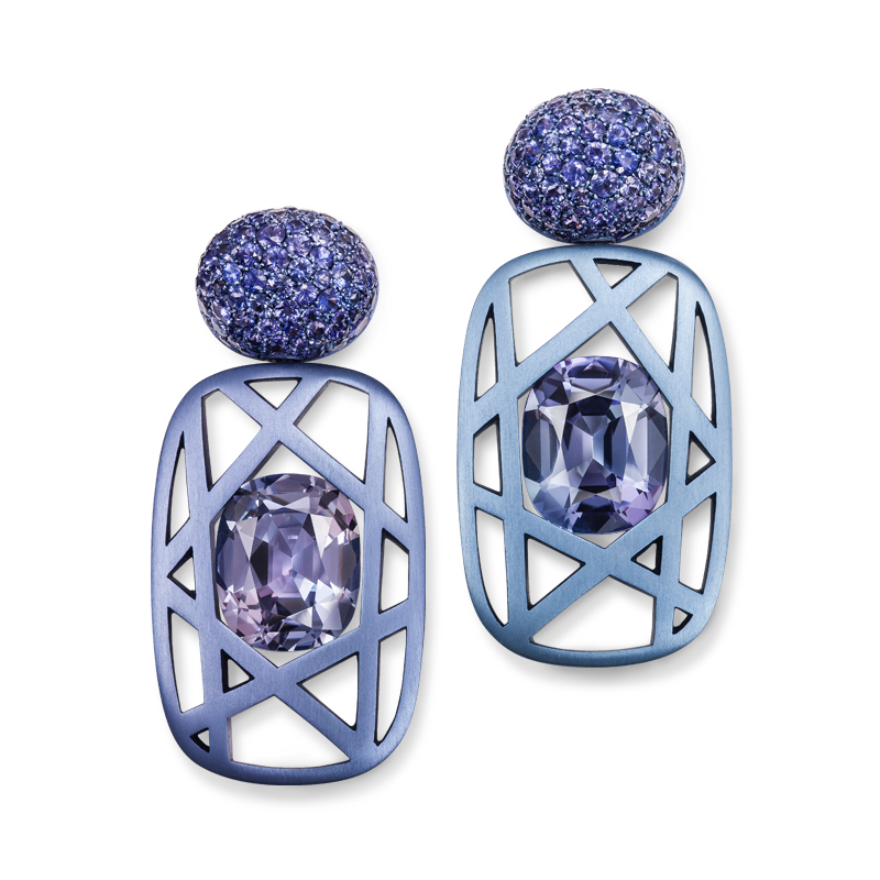 Hemmerle earrings tanzanites, sapphires, aluminum, white gold